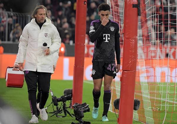 08 11 2023, xemx, Football UEFA Champions League, FC Bayern Muenchen Galatasaray SK Istanbul emspor, v l Jamal Musiala FC Bayern Muenchen gets injured and is substituted DFL DFB REGULATIONS PROHIBIT ANY USE OF PHOTOGRAPHS as IMAGE SEQUENCES and or QUASI VIDEO Muenchen