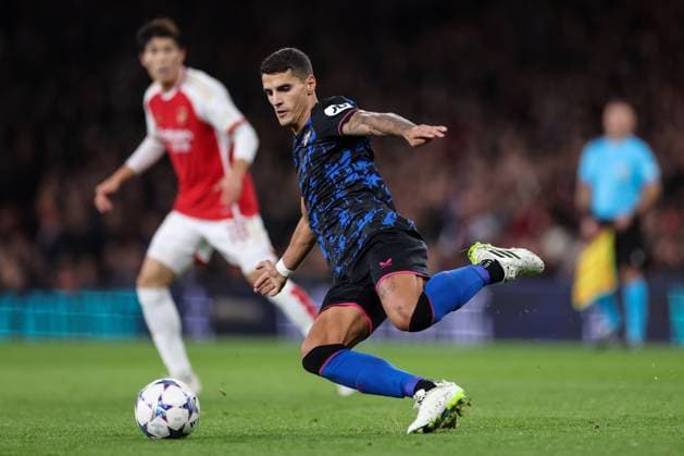 Arsenal gegen Sevilla 8. November 2023, London Champions™s League Fußball, Gruppe B Arsenal gegen Sevilla Erik Lamela von Sevilla Foto Jacques Feeney Abseits London UK  Copyright: xJacquesxFeeneyx xOffsidexOffside