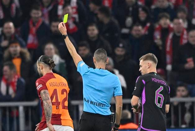 after tackle Jamal Musiala FC Bayern Muenchen FCB 42 against Abduelkerim Bardakci Galatasaray Istanbul 42 referee Antonio Emanuel Carvalho Nobre shows yellow card yellow caution for Bardakci Joshua Kimmich FC Bayern Muenchen FCB 06 right FC Bayern Muenchen FCB vs Galatasaray Istanbul Group Stage 4 Matchday 08 11 2023 DFL REGULATIONS PROHIBIT ANY USE OF PHOTOGRAPHS AS IMAGE SEQUENCES AND OR QUASI VIDEO FC Bayern Muenchen FCB vs Galatasaray Istanbul
