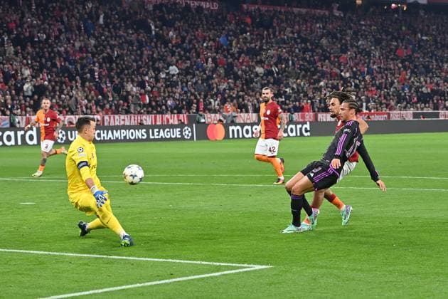 Goal chance Leroy SANE Bayern Muenchen fails to score against goalkeeper Fernando MUSLERA Galatasaray Football Champions League group stage 4 matchday FC Bayern Muenchen Galatasaray Istanbul on 08 11 2023, A L L I A N Z A R E N A
