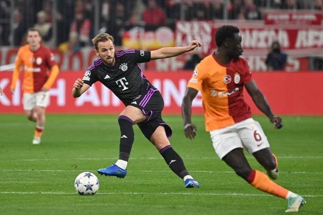 Harry KANE Bayern Muenchen , action,duel football Champions League group stage 4 matchday FC Bayern Muenchen Galatasaray Istanbul on 08 11 2023, A L L I A N Z A R E N A
