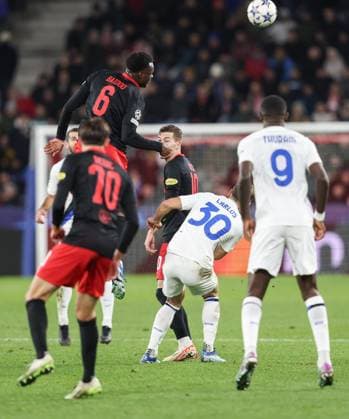 SOCCER - UEFA CL, RBS vs Inter SALZBURG,AUSTRIA,08.NOV.23 - SOCCER - UEFA Champions League, group stage, Red Bull Salzburg vs FC Internazionale Milano. Image shows Samsom Baidoo (RBS) and Carlos Augusto (Inter).  GEPAxpictures xHaraldxSteiner