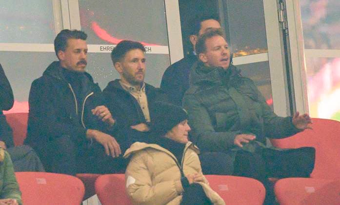 Sport Bilder des Tages DFB headcoach Julian Nagelsmann , Bundestrainer, Nationaltrainer, Sandro Wagner, Benjamin Glück, Assistent coach DFB in the group stage match FC BAYERN MUENCHEN - GALATASARAY ISTANBUL of football UEFA Champions League in season 2023 2024 in Munich, Nov 8, 2023. Gruppenphase, GALA, FCB