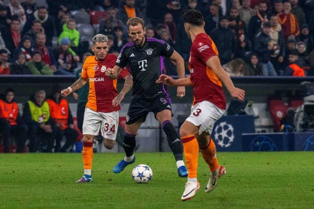 Lucas Torreira Galatasaray SK , Harry Kane FC Bayern Muenchen and Kaan Ayhan Galatasaray SK Germany, Muenchen, 08 11 2023, Football, UEFA Champions League FC Bayern Muenchen vs Galatasaray SK, Season 2023 2024, Match Day 4, Allianz Arena Photo A2 Bildagentur Peter Hartenfelser