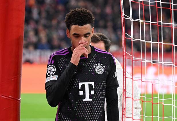 FOOTBALL CHAMPIONS LEAGUE SEASON 2023 2024 Preliminary Round Group A Matchday 4 FC Bayern Muenchen Galatasaray Istanbul 08 11 2023 Jamal Musiala FC Bayern Muenchen forced off injured