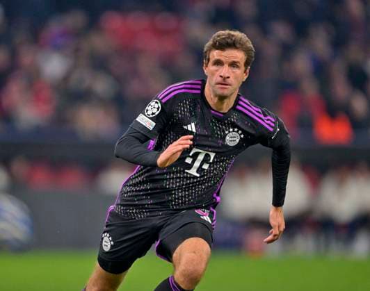08 11 2023, Football UEFA Championsleague 2023 2024 4 Matchday Preliminary Round, FC Bayern Munich Galatasaray Istanbul SK, in the Allianz Arena Munich Thomas Müller FC Bayern Munich spurtet DFL and DFB regulations prohibit any use of photographs as image sequences and or quasi video