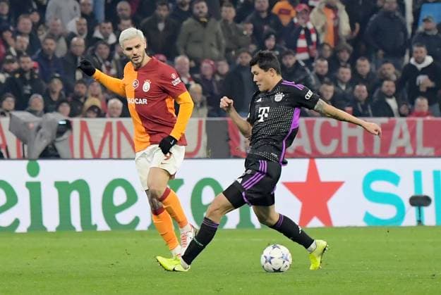 08 11 2023, xemx, Football UEFA Champions League, FC Bayern Muenchen Galatasaray SK Istanbul emspor, v l Mauro Icardi Galatasaray SK Istanbul , Kim Minjae FC Bayern Muenchen duel, action, action, battle for the ball DFL DFB REGULATIONS PROHIBIT ANY USE OF PHOTOGRAPHS as IMAGE SEQUENCES and or QUASI VIDEO Muenchen