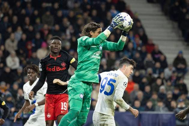 SOCCER - UEFA CL, RBS vs Inter SALZBURG,AUSTRIA,08.NOV.23 - SOCCER - UEFA Champions League, group stage, Red Bull Salzburg vs FC Internazionale Milano. Image shows Karim Konate (RBS), Yann Sommer and Alessandro Bastoni (Inter).  GEPAxpictures xGintarexKarpaviciute