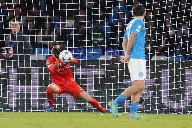 Naples, Italy, November 8th 2023: Alex Meret (1 Napoli) saves a shot during the Champions League match between SSC Napoli and Union Berlin at Stadio Diego Armando Maradona on November 8, 2023 in Naples, Italy (Foto Mosca SPP) Copyright: xFotoxMoscax xSPPx spp-en-FoMoSp-MSC04325-sv