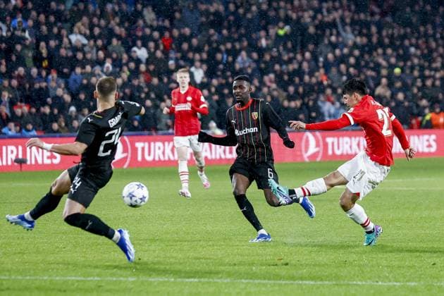 EINDHOVEN, 08-11-2023, Philips Stadium, UEFA Champions League season 2023 24, PSV player Hirving Lozano during the match between PSV and RC Lens. PSV - Lens  x23093197x Copyright: