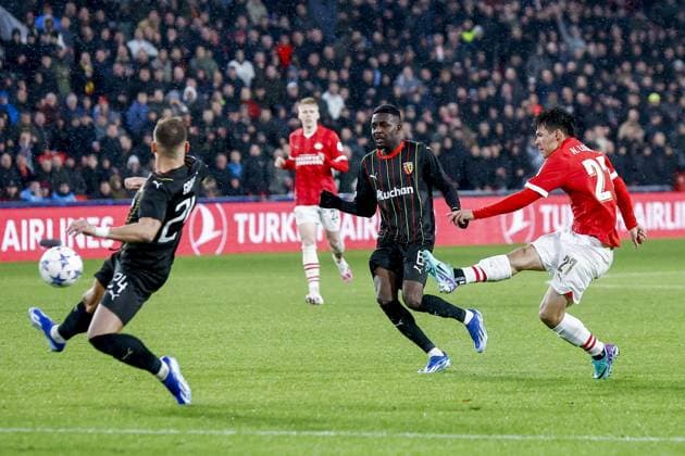 EINDHOVEN, 08-11-2023, Philips Stadium, UEFA Champions League season 2023 24, PSV player Hirving Lozano during the match between PSV and RC Lens. PSV - Lens  x23093198x Copyright: