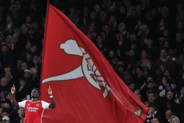 Arsenal gegen Sevilla 8. November 2023, London Champions™s League Fußball, Gruppe B Arsenal gegen Sevilla Bukayo Saka von Arsenal feiert sein 2. Tor Foto Jacques Feeney Abseits London UK  Copyright: xJacquesxFeeneyx xOffsidexOffside