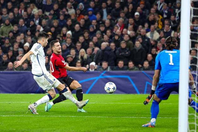 FC Copenhagen v Manchester United, ManU Champions League 08 11 2023. Diogo Dalot (20) of Manchester United shoots towards the goal during the Champions League match between FC Copenhagen and Manchester United at Parken Stadium, Copenhagen, Denmark on 8 November 2023. Editorial use only , Copyright: xNigelxKeenex PSI-18364-0028