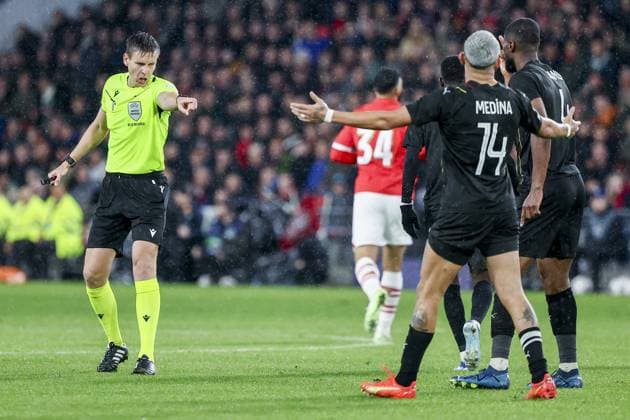EINDHOVEN, 08-11-2023, Philips Stadium, UEFA Champions League season 2023 24, Referee Daniel Siebert during the match between PSV and RC Lens. PSV - Lens  x23093678x Copyright: