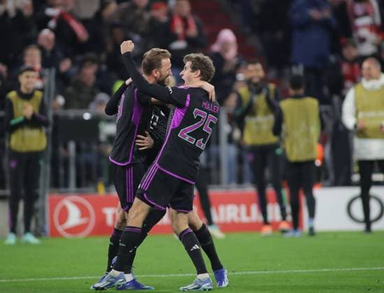 Munich, Germany 08 November 2023 Soccer, Men, Champions League, Matchday 4, Season 2023 2024, FC Bayern Munich Galatasaray Istanbul, Allianz Arena 1 0 by Harry Kane FC Bayern Munich , Goal, cheering, joy here with Thomas Mueller, Mueller FC Bayern Munich re