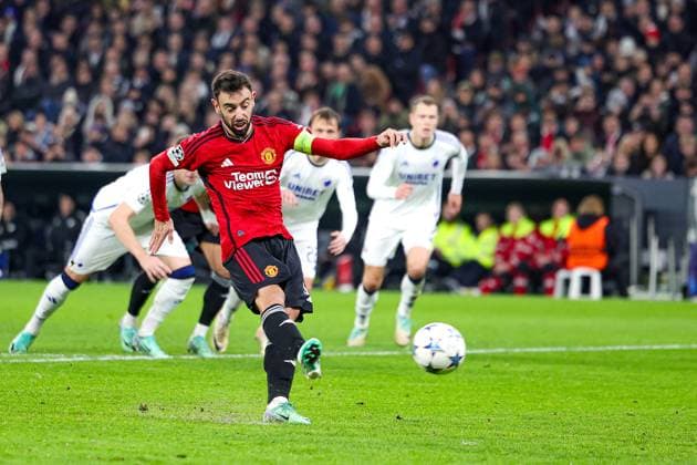 FC Copenhagen v Manchester United, ManU Champions League 08 11 2023. Goal 2-3 Bruno Fernandes (8) of Manchester United scores from the penalty spot during the Champions League match between FC Copenhagen and Manchester United at Parken Stadium, Copenhagen, Denmark on 8 November 2023. Editorial use only , Copyright: xNigelxKeenex PSI-18364-0030