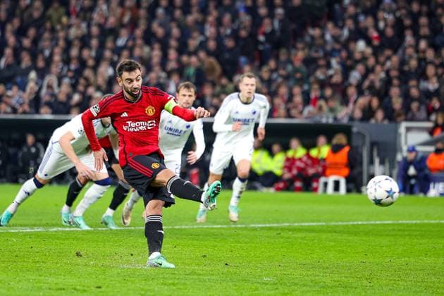 FC Copenhagen v Manchester United, ManU Champions League 08 11 2023. Goal 2-3 Bruno Fernandes (8) of Manchester United scores from the penalty spot during the Champions League match between FC Copenhagen and Manchester United at Parken Stadium, Copenhagen, Denmark on 8 November 2023. Editorial use only , Copyright: xNigelxKeenex PSI-18364-0031