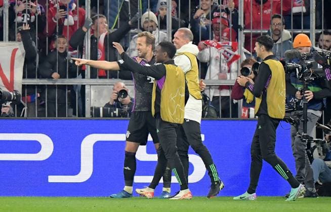 08 11 2023, xemx, Football UEFA Champions League, FC Bayern Muenchen Galatasaray SK Istanbul emspor, v l Harry Kane FC Bayern Muenchen Jubel, Torjubel, celebrate the goal, jubiliert über das Tor zum 2 0 DFL DFB REGULATIONS PROHIBIT ANY USE OF PHOTOGRAPHS as IMAGE SEQUENCES and or QUASI VIDEO Muenchen