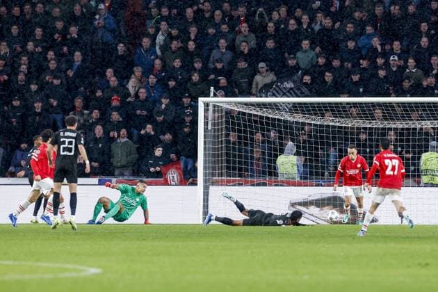 EINDHOVEN, 08-11-2023, Philips Stadium, UEFA Champions League season 2023 24, safe by PSV player Sergino Dest after shot on the post during the match between PSV and RC Lens. PSV - Lens  x23093737x Copyright: