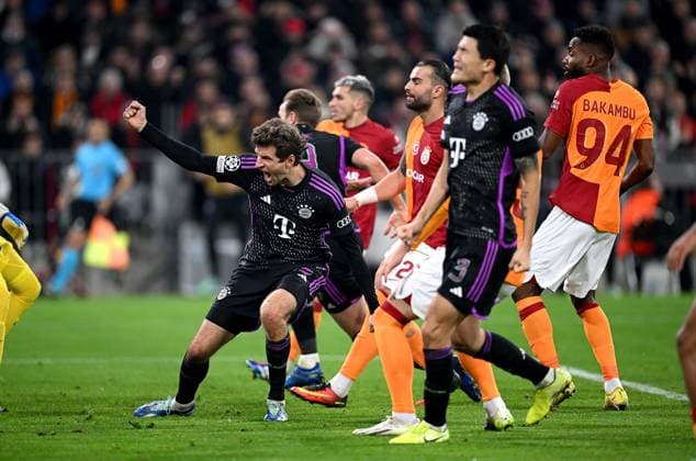 FOOTBALL CHAMPIONS LEAGUE SEASON 2023 2024 Preliminary Round Group A 4 Matchday FC Bayern Muenchen Galatasaray Istanbul 08 11 2023 FC Bayern Muenchen Cheering after the goal, Thomas Mueller FC Bayern Muenchen
