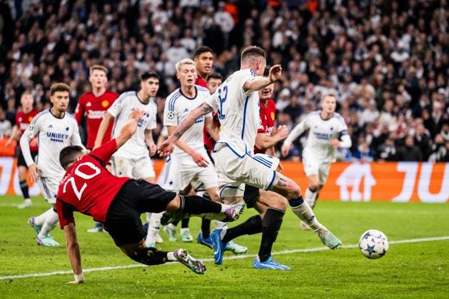 231108 Lukas Lerager of FC Copenhagen scores the 3 3 goal during the UEFA Champions League football match between FC Copenhagen and Manchester United on November 8, 2023 in Copenhagen Photo Petter Arvidson BILDBYRAN kod PA PA0685 fotboll football soccer fotball champions league fc copenhagen manchester united bbeng  Copyright: PETTERxARVIDSON BB231108PA124