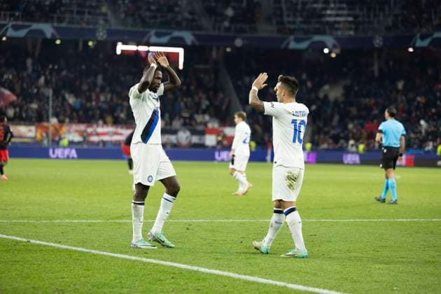 SOCCER - UEFA CL, RBS vs Inter SALZBURG,AUSTRIA,08.NOV.23 - SOCCER - UEFA Champions League, group stage, Red Bull Salzburg vs FC Internazionale Milano. Image shows the rejoicing of Marcus Thuram and Laurato Martinez (Inter).  GEPAxpictures xGintarexKarpaviciute