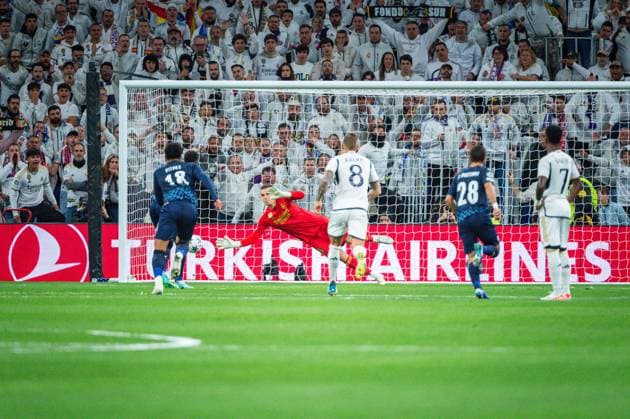 Andriy Lunin (Real Madrid) saves a penalty during the football match of Uefa Champions League between Real Madrid vs Braga played at Bernabeu stadium on November 08, 2023 in Madrid, Spain  Copyright: xAlbertoxGardin IPAxSportx xipa-ax xx IPA_41505889 IPA_Agency_IPA41505889