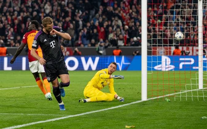 Harry Kane FC Bayern Muenchen, 9 scores here the goal for 2 0 against Fernando Muslera Goalkeeper Goalkeeper, Galatasaray Istanbul, 1 GER, FC Bayern Muenchen vs Galatasaray Istanbul, Football, Champions League, Group stage, Matchday 4, Season 2023 2024, 08 11 2023 DFL DFB REGULATIONS PROHIBIT ANY USE OF PHOTOGRAPHS as IMAGE SEQUENCES and or QUASI VIDEO GER, FC Bayern Muenchen vs Galatasaray Istanbul, Football, Champions League, Group stage, Matchday 4, Season 2023 2024, 08 11 2023 Muenchen Copyright: xEibner-Pressefoto HeikexFeinerx EP_HFR