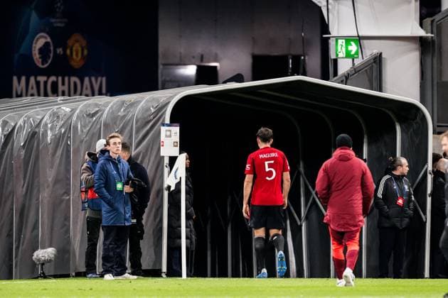 231108 Harry Maguire of Manchester United looks dejected after the UEFA Champions League football match between FC Copenhagen and Manchester United on November 8, 2023 in Copenhagen Photo Petter Arvidson BILDBYRAN kod PA PA0685 fotboll football soccer fotball champions league fc copenhagen manchester united bbeng depp  Copyright: PETTERxARVIDSON BB231108PA138