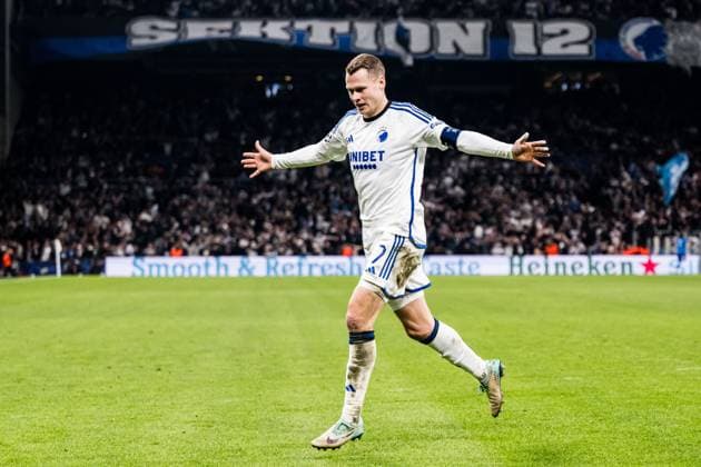 231108 Viktor Claesson of FC Copenhagen celebrates during the UEFA Champions League football match between FC Copenhagen and Manchester United on November 8, 2023 in Copenhagen Photo Petter Arvidson BILDBYRAN kod PA PA0685 fotboll football soccer fotball champions league fc copenhagen manchester united bbeng jubel  Copyright: PETTERxARVIDSON BB231108PA176