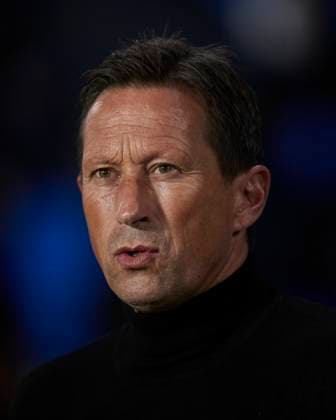 Real Sociedad v SL Benfica: Group D - UEFA Champions League 2023 24 Roger Schmidt head coach of SL Benfica looks on prior the UEFA Champions League match between Real Sociedad and SL Benfica at Reale Arena on November 8, 2023, in San Sebastian, Spain. San Sebastian Reale Arena Basque Country Spain RL_RSOvBENF_017 Copyright: xRicardoxLarreinax