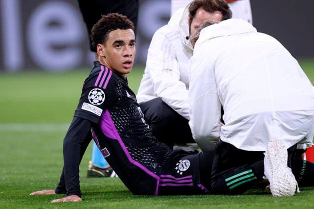 MUSIALA Jamal Team FC Bayern Muenchen injured eliminated UEFA Championsleague Saiason 2023 2024 Match FC Bayern Muenchen Galatasaray Istanbul 2 1 am 08 11 2023 in Muenchen DFL REGULATIONS PROHIBIT ANY USE OF PHOTOGRAPHS as IMAGE SEQUENCES and or QUASI VIDEO Copyright: xLacixPerenyix