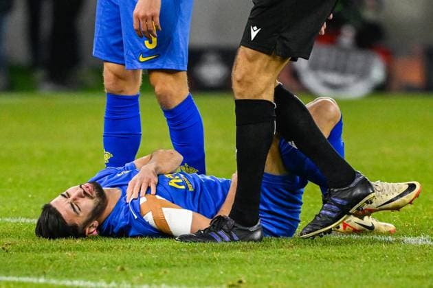 Union s Mohamed Amoura lies injured on the ground during a soccer game between Austrian Linzer Athletik Klub (LASK) and Belgian Royale Union Saint Gilloise in Linz, Austria, on Thursday 09 November 2023, on day 4 in the group phase of the UEFA Europa League competition, in group E. LAURIExDIEFFEMBACQ  x79647490x