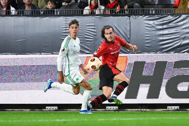 Arthur THEATE ( 5 - Rennes ) - Giorgos Vagiannidis ( 2 - Panathinaikos ) - FOOTBALL : Rennes vs Panathinaikos - Ligue Europa - 09 11 2023 FedericoPestellini Panoramic 