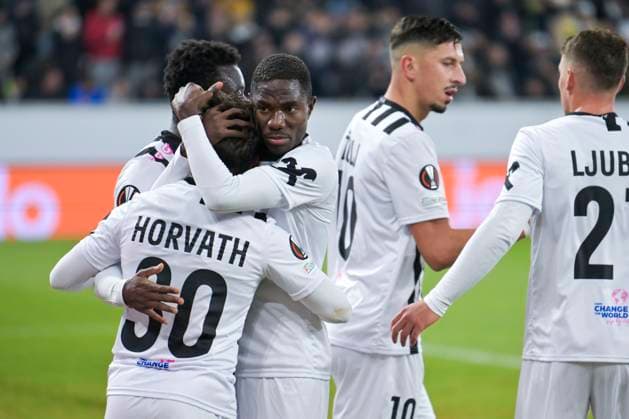 SOCCER - UEFA EL, LASK vs Saint-Gilloise LINZ,AUSTRIA,09.NOV.23 - SOCCER - UEFA Europa League, group stage, Linzer ASK vs Royale Union Saint-Gilloise. Image shows the rejoicing of LASK with Sascha Horvath (LASK).  GEPAxpictures xChristianxMoser