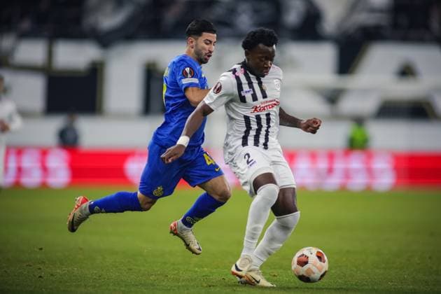 SOCCER - UEFA EL, LASK vs Saint-Gilloise LINZ,AUSTRIA,09.NOV.23 - SOCCER - UEFA Europa League, group stage, Linzer ASK vs Royale Union Saint-Gilloise. Image shows Mohammed El Amine (Saint-Gilloise) and George Bello (LASK).  GEPAxpictures xManuelxBinder
