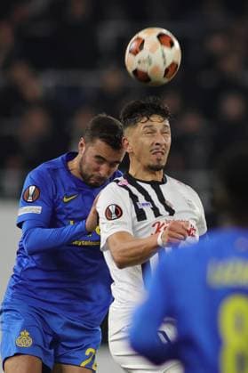 SOCCER - UEFA EL, LASK vs Saint-Gilloise LINZ,AUSTRIA,09.NOV.23 - SOCCER - UEFA Europa League, group stage, Linzer ASK vs Royale Union Saint-Gilloise. Image shows Ross Sykes (Saint-Gilloise) and Robert Zulj (LASK).  GEPAxpictures xManuelxBinder