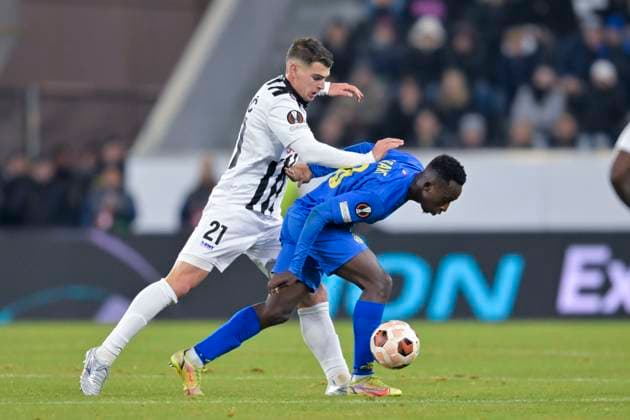 SOCCER - UEFA EL, LASK vs Saint-Gilloise LINZ,AUSTRIA,09.NOV.23 - SOCCER - UEFA Europa League, group stage, Linzer ASK vs Royale Union Saint-Gilloise. Image shows Lazare Amani (Saint-Gilloise) and Ivan Ljubic (LASK).  GEPAxpictures xChristianxMoser