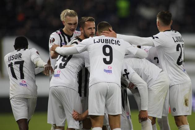SOCCER - UEFA EL, LASK vs Saint-Gilloise LINZ,AUSTRIA,09.NOV.23 - SOCCER - UEFA Europa League, group stage, Linzer ASK vs Royale Union Saint-Gilloise. Image shows the rejoicing of the team LASK.  GEPAxpictures xManuelxBinder