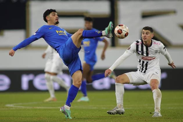 SOCCER - UEFA EL, LASK vs Saint-Gilloise LINZ,AUSTRIA,09.NOV.23 - SOCCER - UEFA Europa League, group stage, Linzer ASK vs Royale Union Saint-Gilloise. Image shows Kevin Mac Allister (Saint-Gilloise) and Ivan Ljubic (LASK).  GEPAxpictures xManuelxBinder
