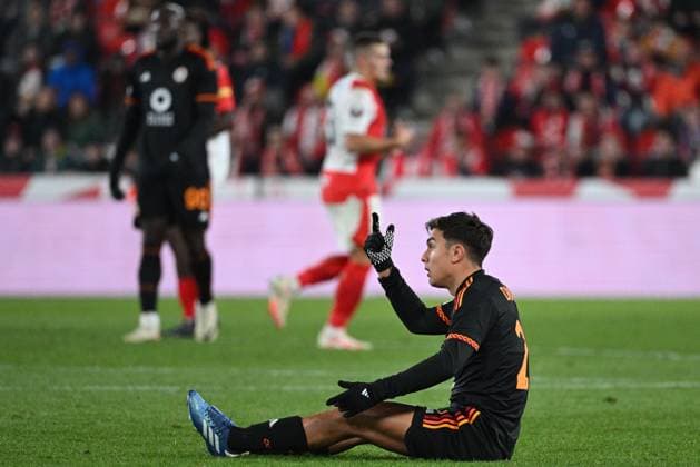 Paulo Dybala of Rome in action during the football Europe League 4th round match Slavia Praha vs AS Rome, group G in Prague, Czech Republic, November 9, 2023. (CTKxPhoto MichalxKamaryt) CTKPhotoP2023110909200  CTKPhotoP2023110909200