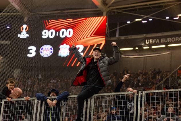 Football - UEFA Europa League - Group E - Toulouse FC v Liverpool FC TOULOUSE, FRANCE - Thursday, November 9, 2023: Liverpool supporters celebrate their side s injury time equalising third goal before VAR conspires to disallow it during the UEFA Europa League Group E match-day 4 game between Toulouse FC and Liverpool FC at the Stadium de Toulouse. (Photo by David Rawcliffe Propaganda) TOULOUSE Stadium de Toulouse OCCITANIA FRANCE  Copyright: xDavidxRawcliffex P2023-11-09-Toulouse_Liverpool-120