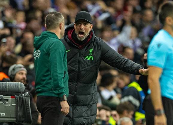 Football - UEFA Europa League - Group E - Toulouse FC v Liverpool FC TOULOUSE, FRANCE - Thursday, November 9, 2023: Liverpool s manager Jürgen Klopp reacts as his side s equalising third goal is disallowed during the UEFA Europa League Group E match-day 4 game between Toulouse FC and Liverpool FC at the Stadium de Toulouse. (Photo by David Rawcliffe Propaganda) TOULOUSE Stadium de Toulouse OCCITANIA FRANCE  Copyright: xDavidxRawcliffex P2023-11-09-Toulouse_Liverpool-127