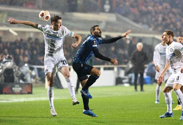 SOCCER - UEFA EL, Atalanta vs Sturm BERGAMO,ITALY,09.NOV.23 - SOCCER - UEFA Europa League, group stage, Atalanta Bergamo Calcio vs SK Sturm Graz. Image shows David Schnegg (Sturm) and Teun Koopmeiners (Atalanta)  GEPAxpictures xWolfgangxGrebien