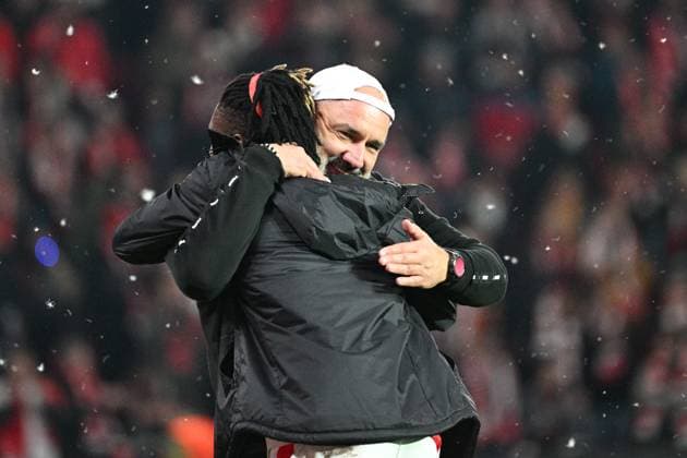 Coach of Slavia Praha Jindrich Trpisovsky celebrates victory with team after the football Europe League 4th round match Slavia Praha vs AS Rome, group G in Prague, Czech Republic, November 9, 2023. (CTKxPhoto MichalxKamaryt) CTKPhotoP2023110909462  CTKPhotoP2023110909462