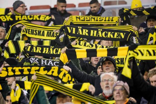 Hacken fans, supporters on the stand during the UEFA Europa League group H soccer match between BK Hacken and Molde FK at Gamla Ullevi arena in Gothenburg, Sweden, on Nov 09, 2023 GOTHENBURG SWEDEN SOCCER x9200x  Copyright: xAdamxIhse TTx SWEDEN EUROPA LEAGUE HACKEN VS MOLDE