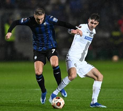 Db Bergamo 09 11 2023 - Europa League Atalanta-Sturm Graz foto Daniele Buffa Image nella foto: Teun Koopmeiners-Szymon Wlodarczyk 