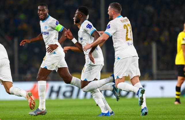AEK Athens v Olympique de Marseille UEFA Europa League Chancel Mbemba of Olympique de Marseille and his team mates celebrate during the UEFA Europa League Group B match at OPAP Arena, Athens Copyright: xYannisxHalasx FIL-19225-0048 UK Newspapers OUT