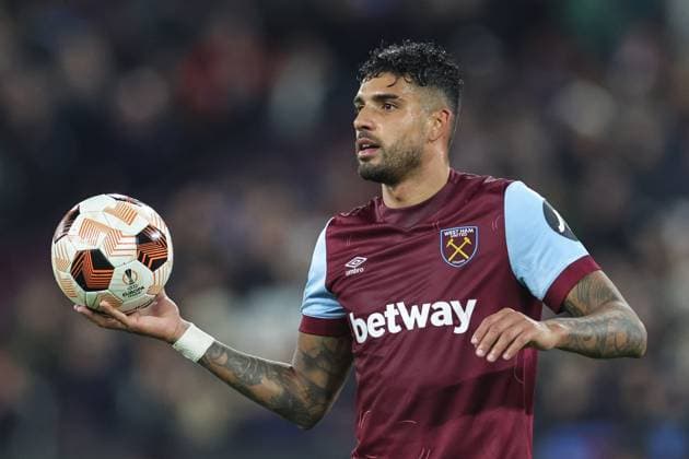 UEFA Europa League West Ham United v Olympiakos FC Emerson Palmieri 33 of West Ham United prepares for a throw in during the UEFA Europa League match West Ham United vs Olympiakos FC at London Stadium, London, United Kingdom, 9th November 2023 (Photo by Mark Cosgrove News Images) London London Stadium United Kingdom Copyright: xMarkxCosgrove NewsxImagesx