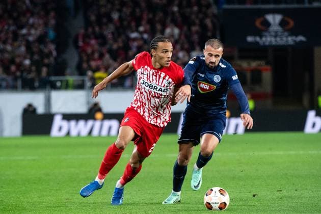 Kiliann Sildillia SC Freiburg, 25 in duel with Ifet Dakovac FK TSC Backa Topola, 35 , GER, SC Freiburg vs FK TSC Backa Topola, Football UEFA Europa League, Group A, Matchday 4, Season 2023 2024, 09 11 2023 GER, SC Freiburg vs FK TSC Backa Topola, Football UEFA Europa League, Group A, Matchday 4, Season 2023 2024, 09 11 2023 Freiburg Copyright: xEibner-Pressefoto Memmlerx EP_MMR